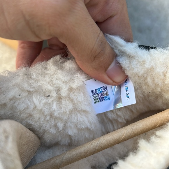 UGG Mens Slippers Ascot Black Size 10 & 11 Nwt - Picture 8 of 10